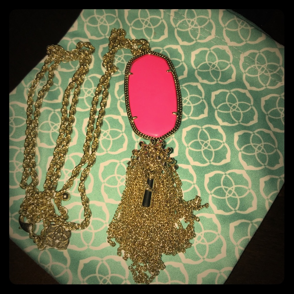 Kendra Scott necklace